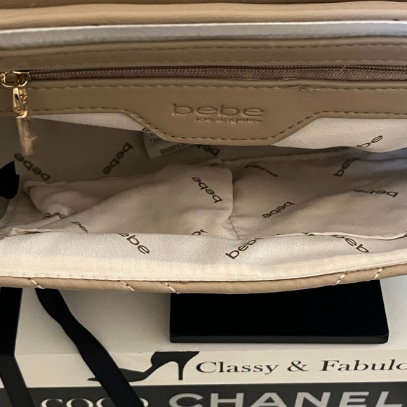 Bebe faux leather quilted tan shoulder bag with chain strap new retail $89 - Picture 7 of 14
